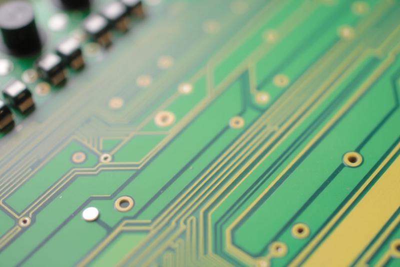 Confecção de Placas Eletrônicas: Guia Completo para Iniciantes e Profissionais
