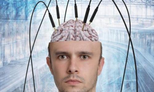 Novo implante cerebral permite “digitar” quase 100 palavras por minuto Novo implante cerebral permite “digitar” quase 100 palavras por minuto